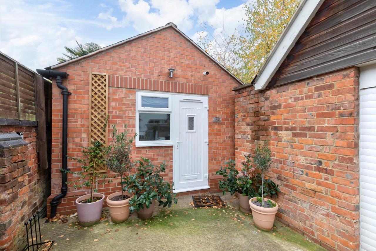 Modern Self Contained Studio Home Cheltenham Exterior foto